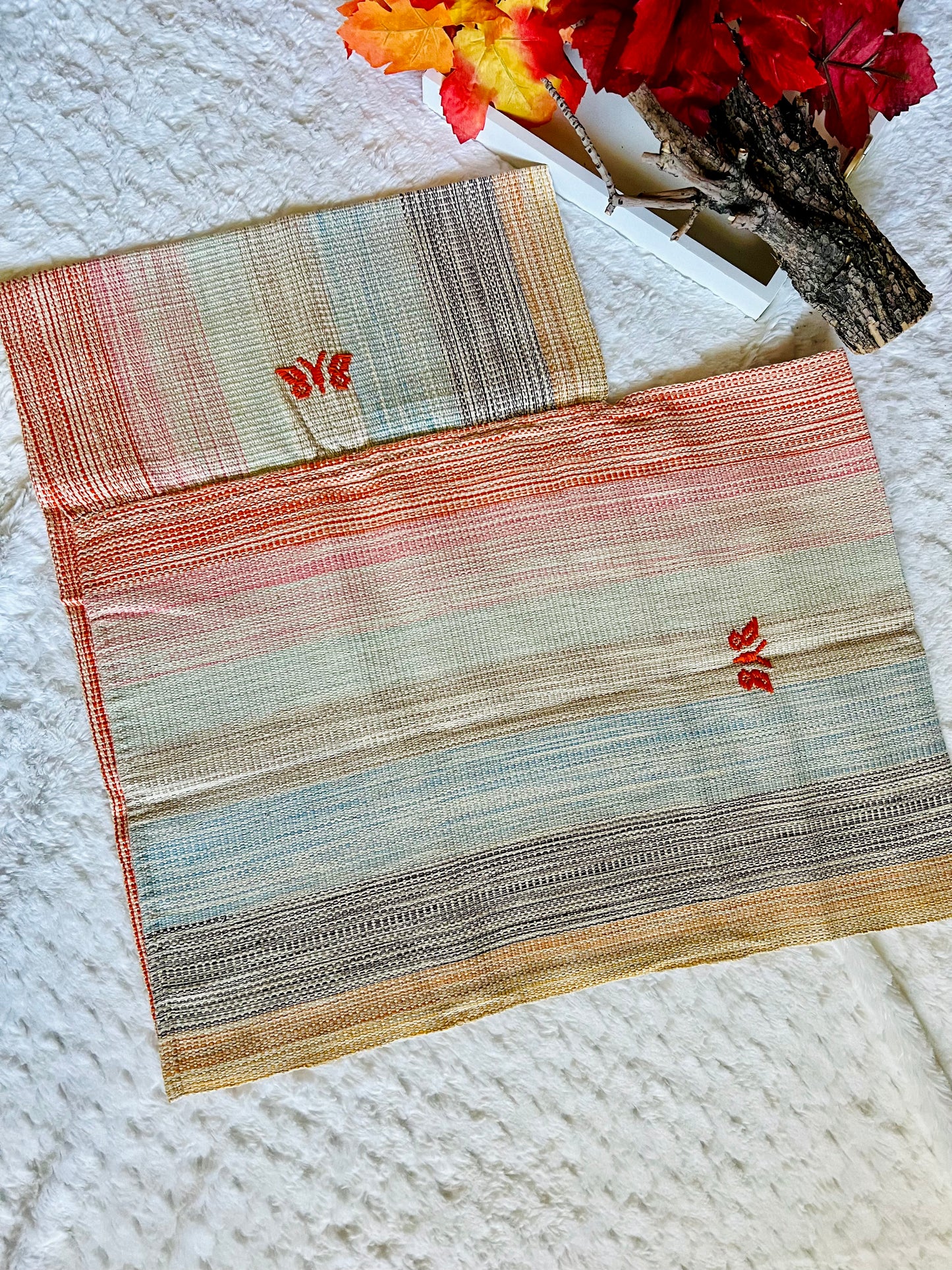 Lia Loom-Woven Mañanita