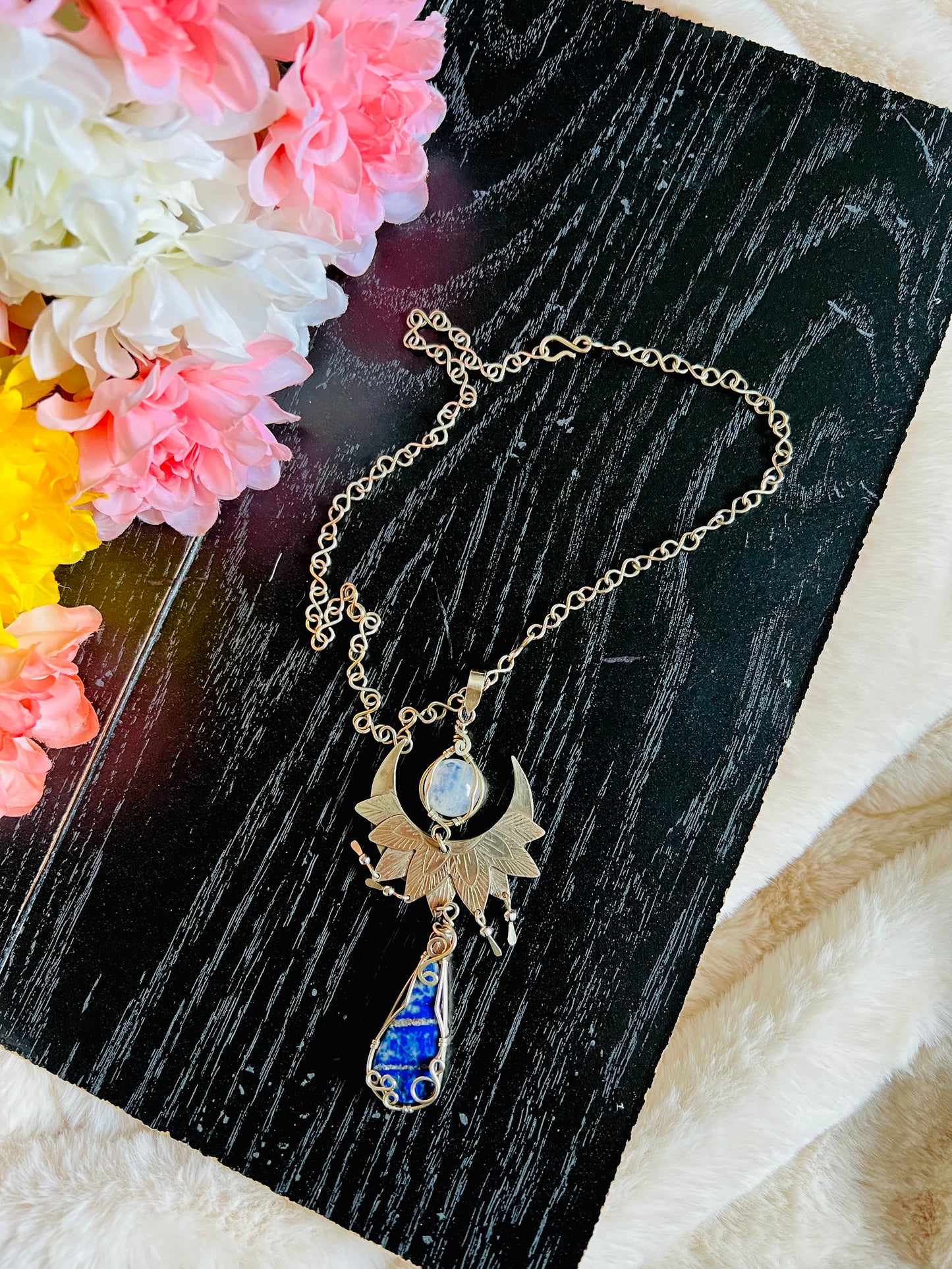 Moonstone & Lapislázuli Necklace